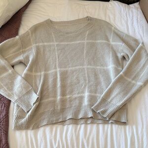 SHEIN Light Gray Crew Neck Sweater